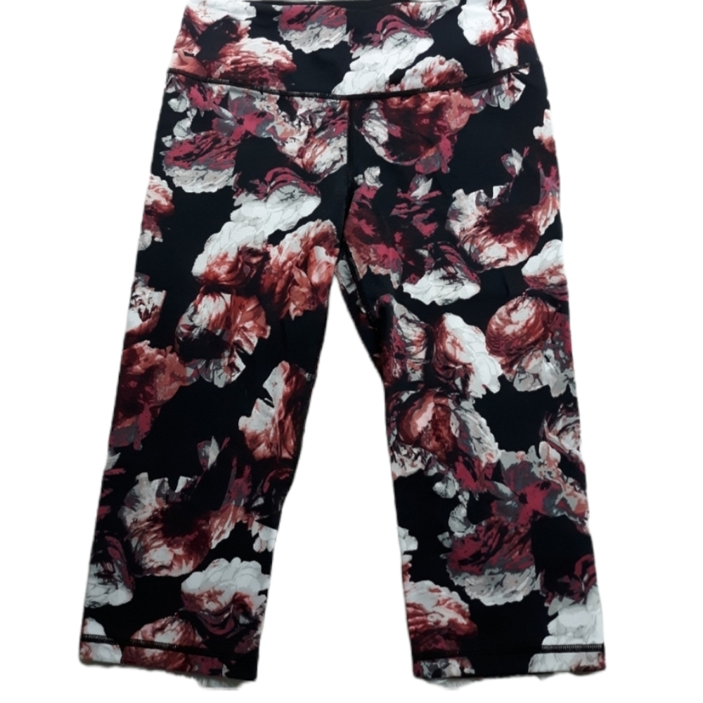 Victoria's Secret Victoria Sport Knockout Floral Crop Legging SZ M
